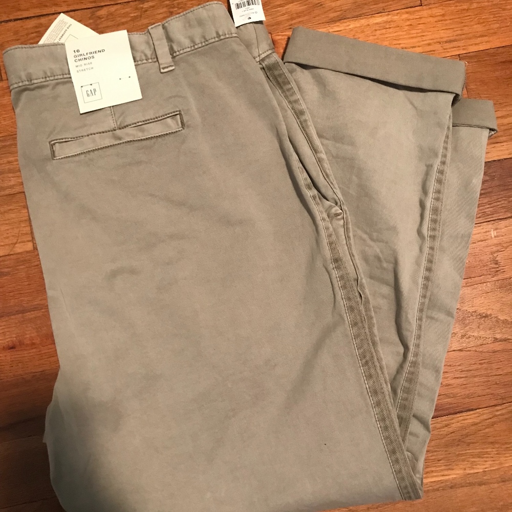 Gap Kaki Capris